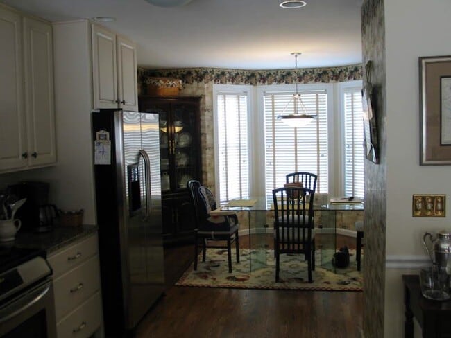 Breakfast room - 157 Leeder Hill Dr