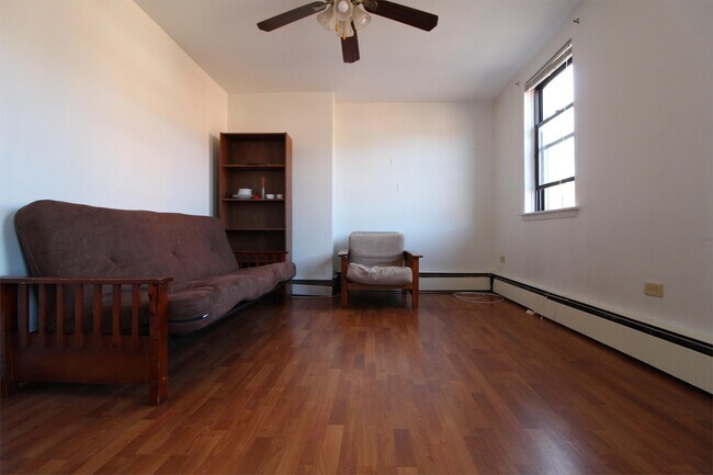 Building Photo - 845 Western Ave