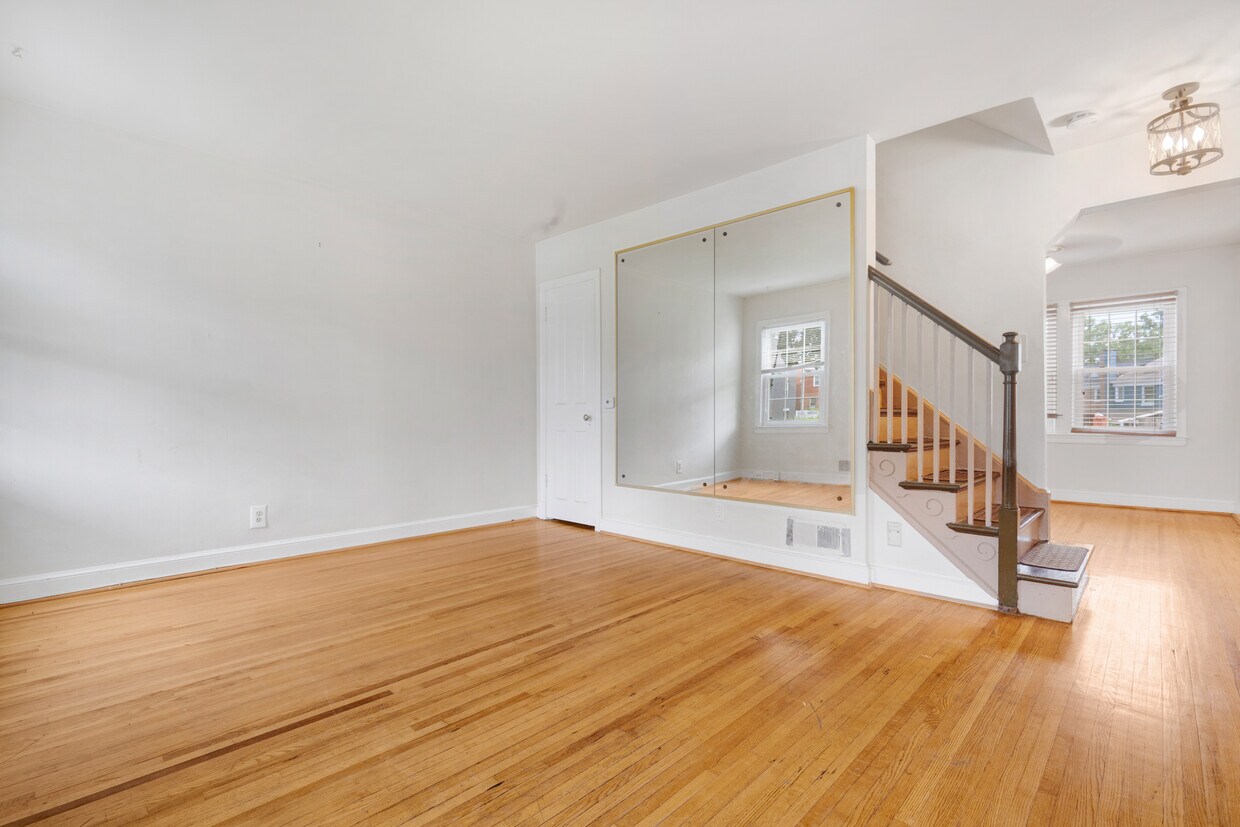 Foto principal - 502 Peabody St NE