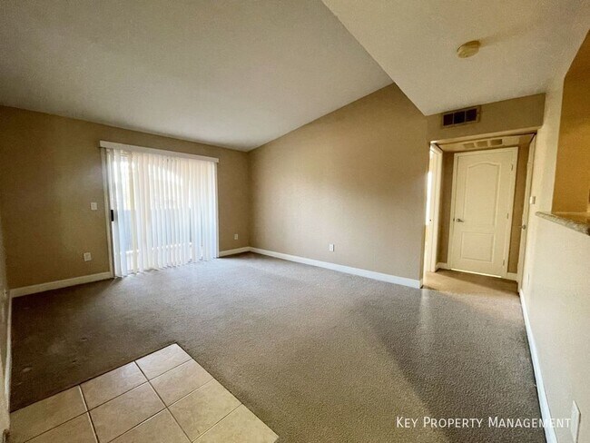 Building Photo - 5055 W Hacienda Ave