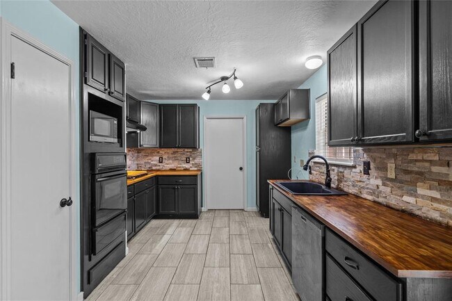 Foto del edificio - 2004 Virtue Ct