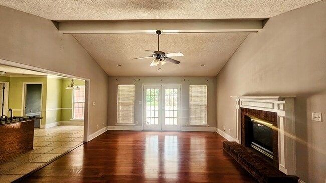 Building Photo - 4 Bedroom 2 Bath Brick Home W. Lee Co