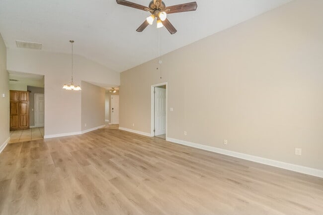 Foto del edificio - 13230 Boulder Woods Cir