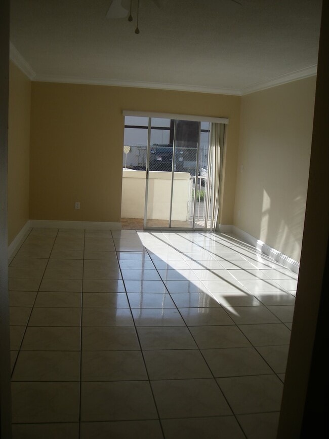 Foto del edificio - 685 Miller Dr