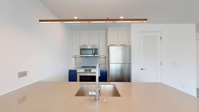 Interior Photo - Broadridge