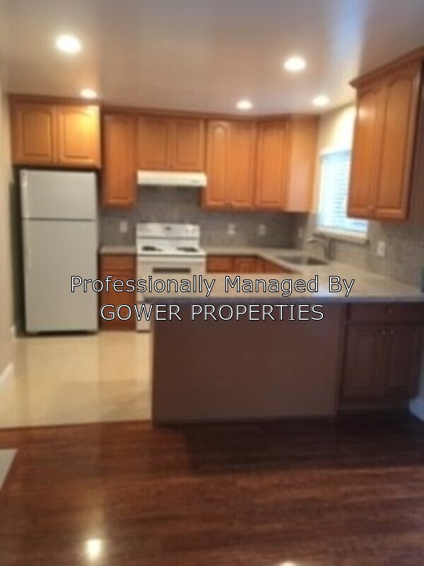 Building Photo - 35832 Adobe Dr
