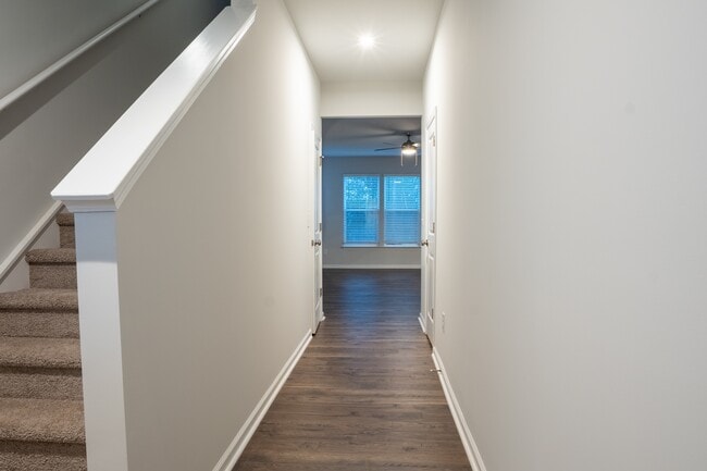 Building Photo - 133 Gervais Cir