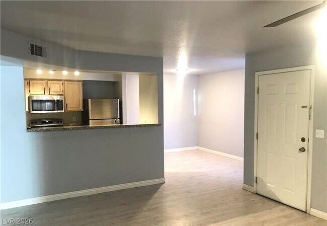 Foto del edificio - 555 E Silverado Ranch Blvd