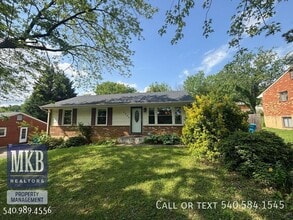 Building Photo - 4706 Casper Dr NE