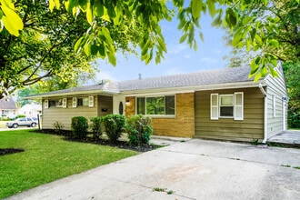 Building Photo - 1408 Lillian Ln