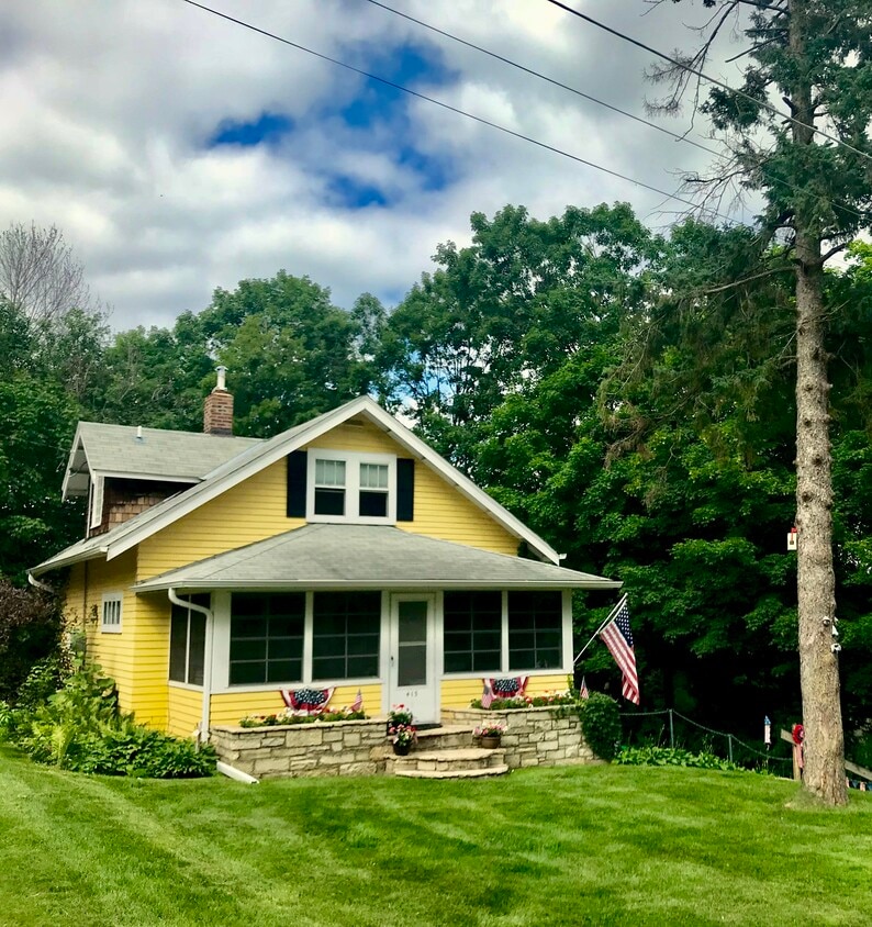 Primary Photo - 415 Gardner St