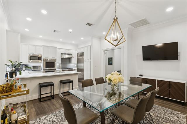 Building Photo - 6605 Bandera Ave