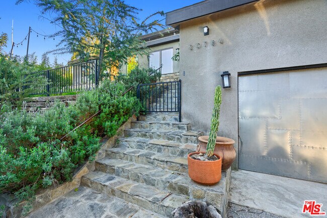 Foto del edificio - 20784 Medley Ln