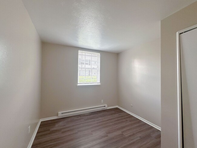 Building Photo - Washington Square Apartments