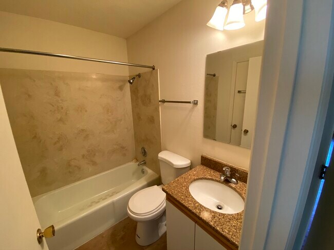 Building Photo - 307 Birch Street, Unit N/A