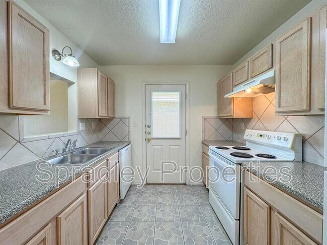 Foto del edificio - 4501A John David Dr