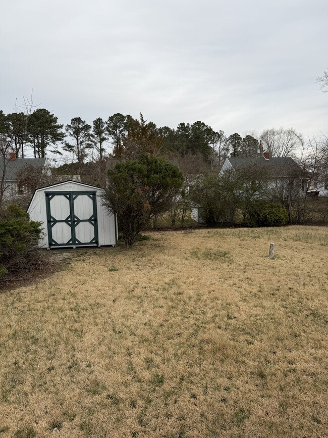 Foto del edificio - 711 Dennis St