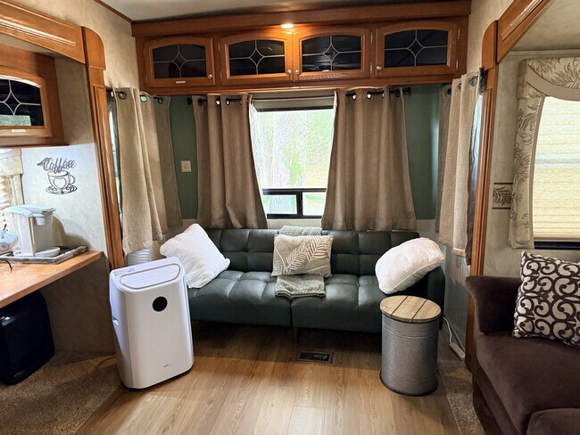 Foto del edificio - 7560 Chelsea Rd