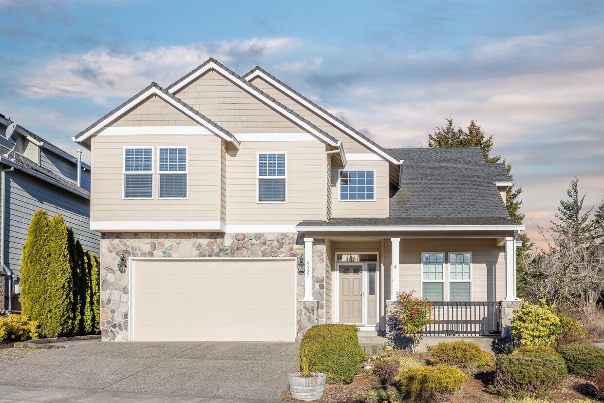 Beautiful 4 Bedroom home in Cascade Crest ... - Beautiful 4 Bedroom home in Cascade Crest ...