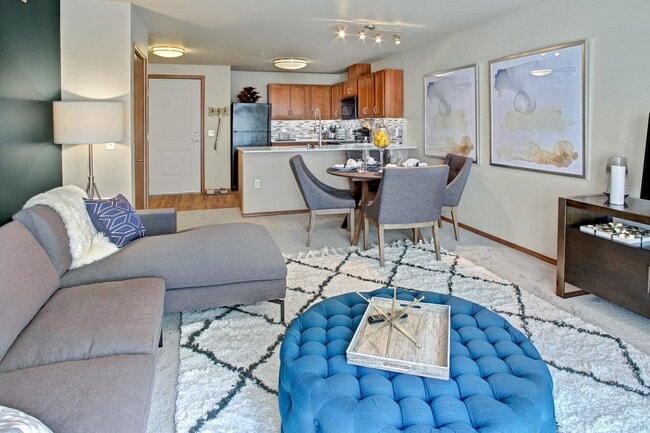 Building Photo - Echo Lake Apartments