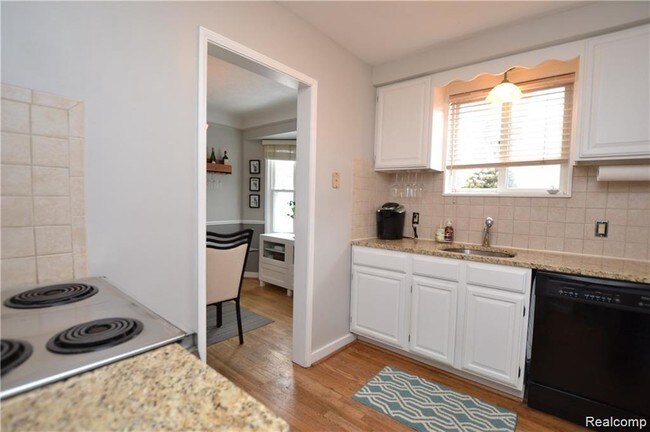 Building Photo - 1603 Catalpa Dr
