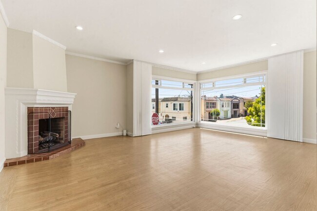 Building Photo - Updated Portola Single-Family Home w/ 2-Car Garage & Backyard