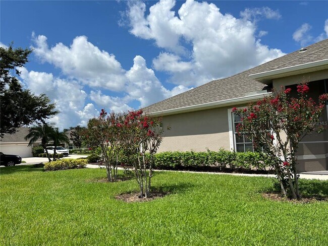 Foto del edificio - 3653 Lakewood Blvd