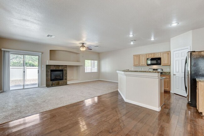 Building Photo - 3bed townhome in the NW