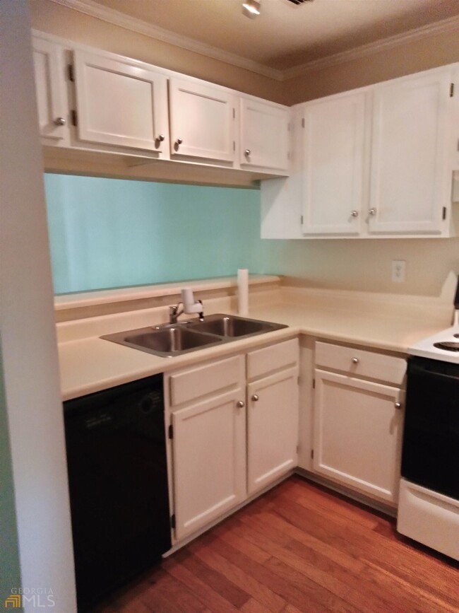 Building Photo - 330 Teal Ct