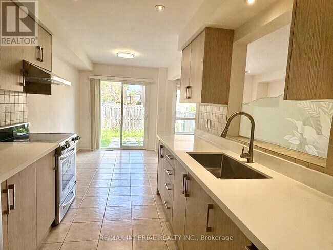 Building Photo - 70 Maffey Crescent