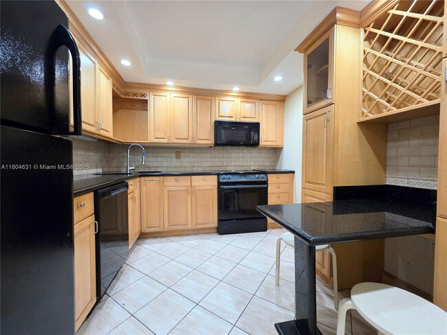 Foto del edificio - 2780 NE 183rd St