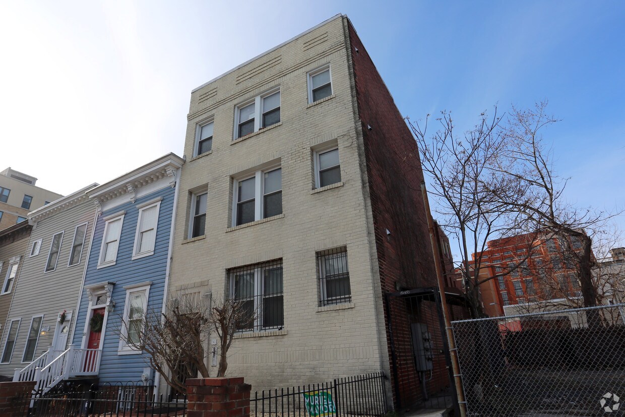 Foto del edificio - 822 4th St NE