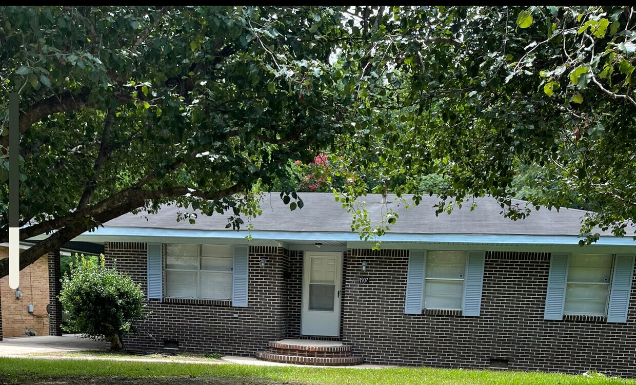 Front view - 1907 Colvert St
