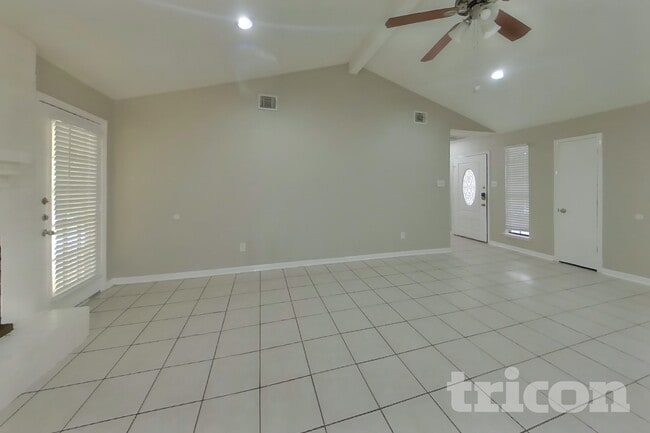 Building Photo - 7902 Battlepine Dr