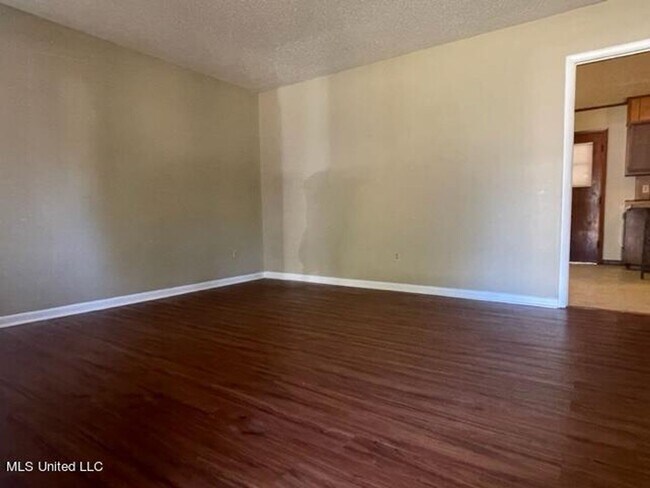 Foto del edificio - 3 Bed 1.5 Bath in Gulfport