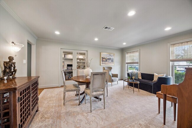 Foto del edificio - 6159 Meadow Lake Ln