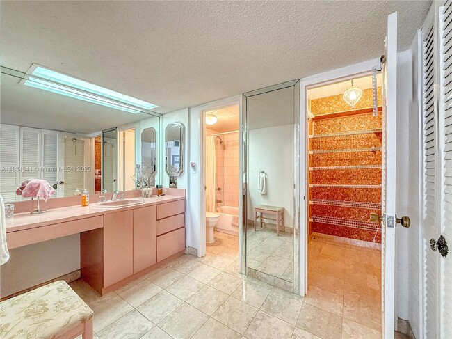 Building Photo - 5701 Collins Ave