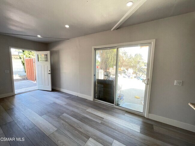 Building Photo - 952 Pickwick Ct