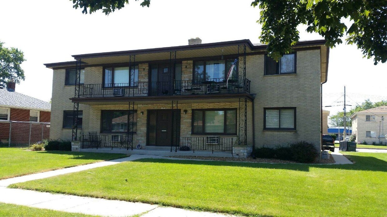 Primary Photo - 9805 W Manitoba St