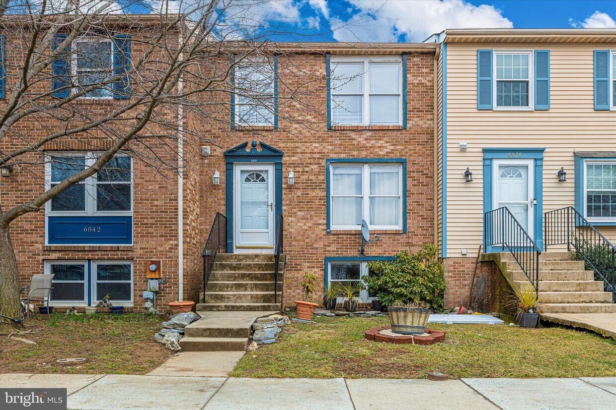 Primary Photo - 6840 Farmbrook Ct