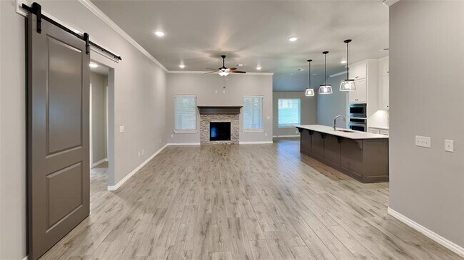 Building Photo - 2925 Alder Rd
