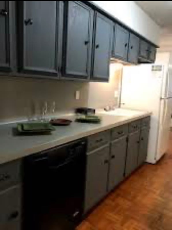 Foto del edificio - 7418 Meadow Cliff St