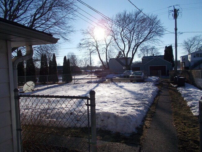 Foto del edificio - 2206 Enoch Ave