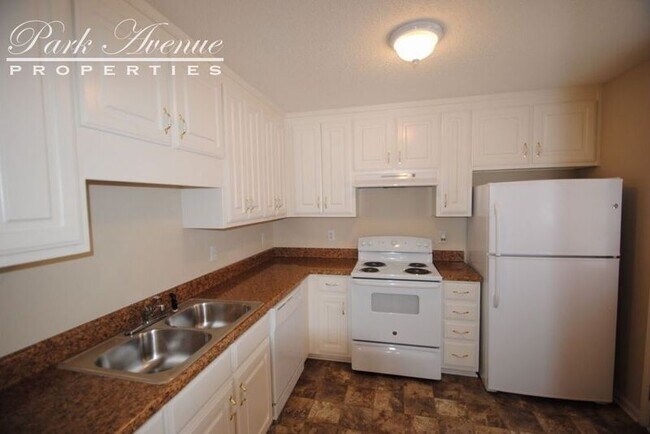 Foto del edificio - 321 Dogwood St