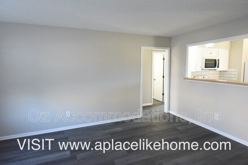 912 S Edgebrook Ln Unit Apt C, Olathe, KS 66061 Condo for Rent in