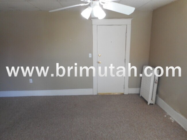 Building Photo - 273-275 S. 400 E. - 6