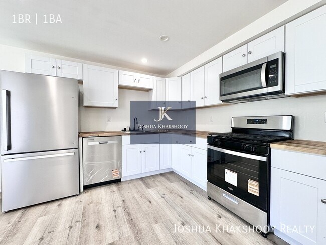 Foto del edificio - 14615 Gilmore St