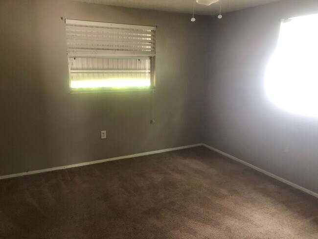 Foto del edificio - 9411 Ledgestone Ln