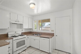 Building Photo - 1218 Oxford Dr