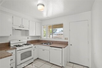 Building Photo - 1218 Oxford Dr